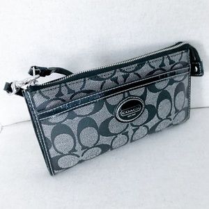 Coach Zipper Wallet